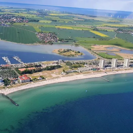 Fehmarn-Ostseeferien157Strandburgburgtiefe App 010 Burgtiefe auf Fehmarn